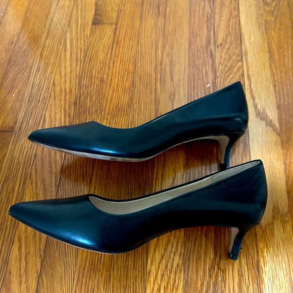 Louise et Cie black kitten heel pumps, size 6 - Picture 2 of 5